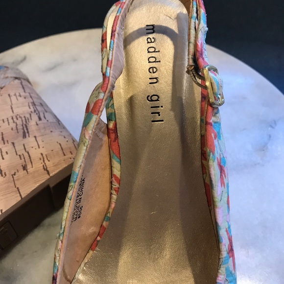 Floral Orange Blue Cream Peep Toe Bow Madden Girl Wedges 4 Inch Wedge si… - Picture 3 of 9